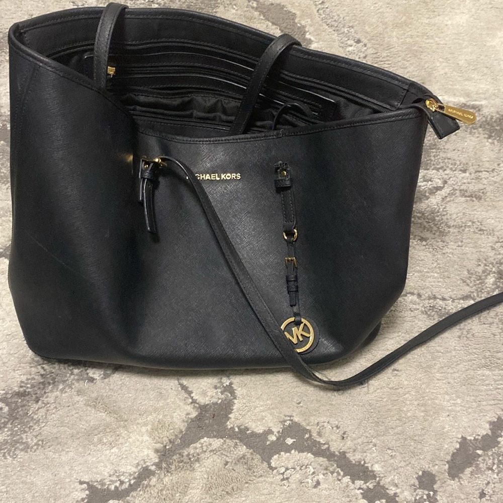 Michael kors tote purse - Picture 1 of 3